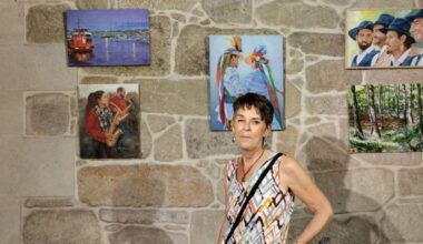 La pintora Irene Magrath en la exposición .