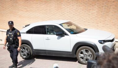 Francesco Arcuri viaja ya a Cerdeña con su hijo y la defensa de Juana Rivas anuncia que su «lucha» ahora se traslada a Italia