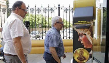 Arquillo defiende en el cabildo de la Macarena su intervención y asegura que sólo tocó las pestañas de la Virgen