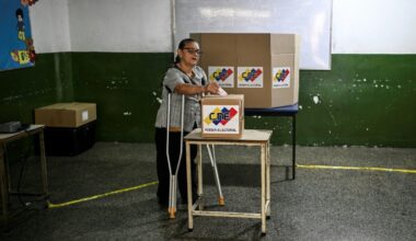 Partido de Maduro gana mayoría de alcaldías en Venezuela tras boicot opositor