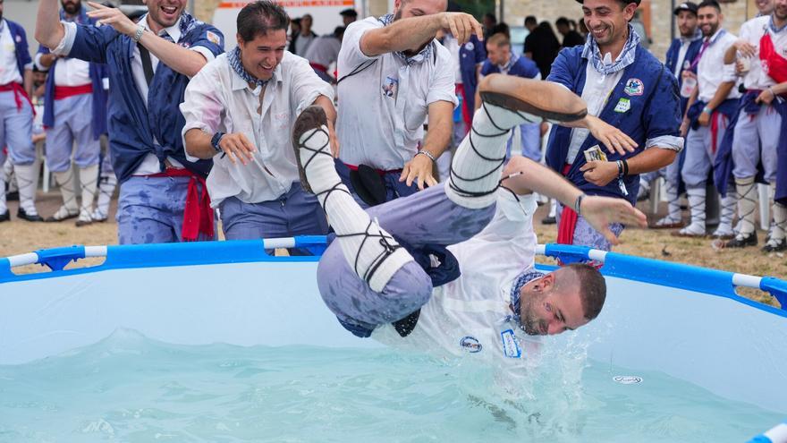 Okerrak sopla en Ali  las velas de sus 45 años