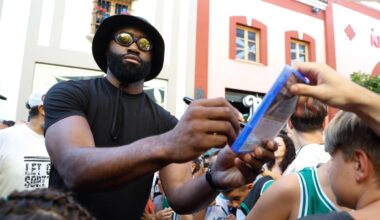 Locura por Jaylen Brown, estrella de los Boston Celtics, en Plaza Mayor