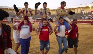Fotos de la corrida de toros en Tudela con toros de Garzón Valdenebro