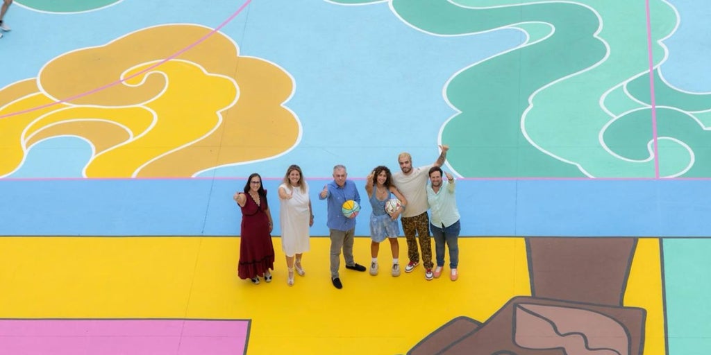 Las canchas de baloncesto del Polígono San Pablo se renuevan con los colores de It's Mariela y Uralde