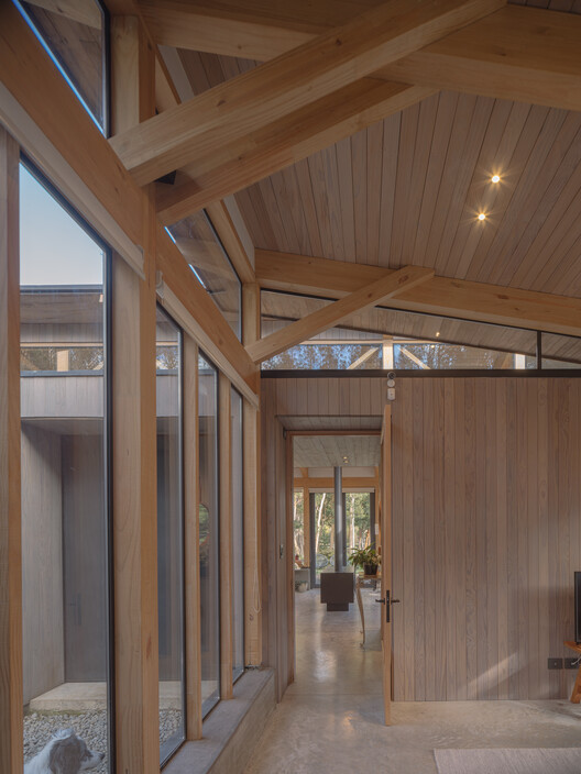 Casa el Arboreto / Camila Pineda Arquitectura - Fotografía interior, Madera, Fijación Vigas