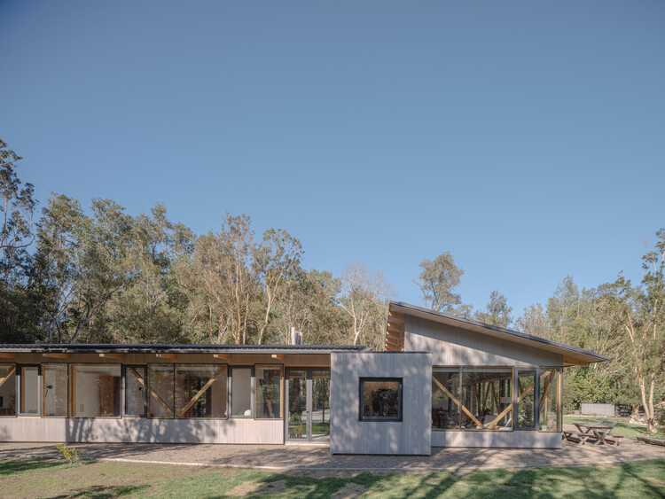 Casa el Arboreto / Camila Pineda Arquitectura - Imagen 1 de 22