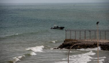 Más de 50 menores inmigrantes entran a nado en Ceuta en una noche y la ciudad pide «auxilio» al Gobierno