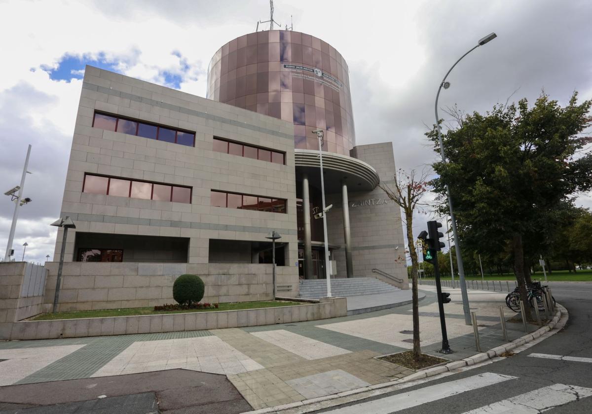 Hallan el cadáver de una mujer en la zona rural de Vitoria