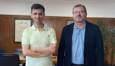 Los presidentes de RTVE y la OCB, tras la reunión.