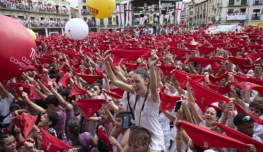 explosión festiva en la plaza de Santa Ana