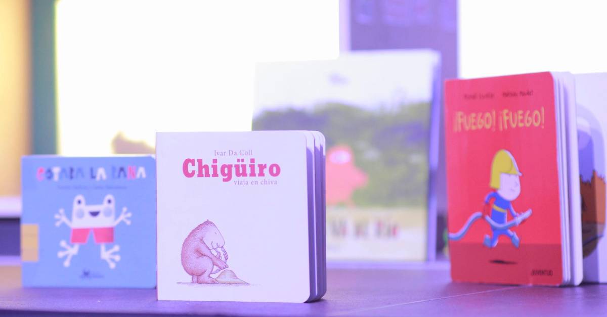 Entregan 20.000 libros a madres comunitarias en el Festival Utopía Colombia 2025