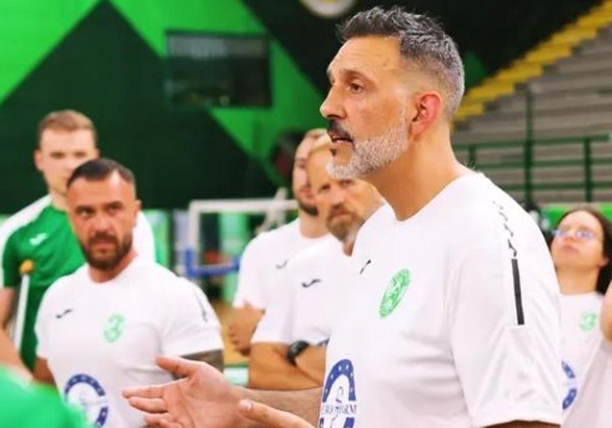 El avilesino Rubén Garabaya entrenará en Macedonia
