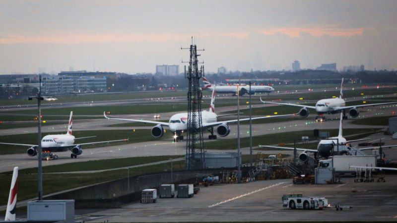 Un importante problema técnico afecta a los vuelos en aeropuertos del Reino Unido