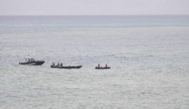 Más de 50 niños nadan desde Marruecos hasta el enclave español de Ceuta