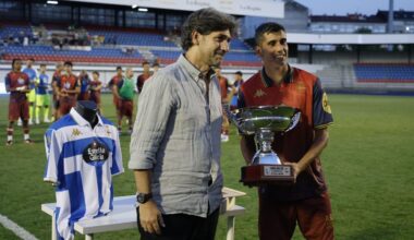 El Dépor gana luciendo galones ante el Ourense CF - La Voz de Galicia