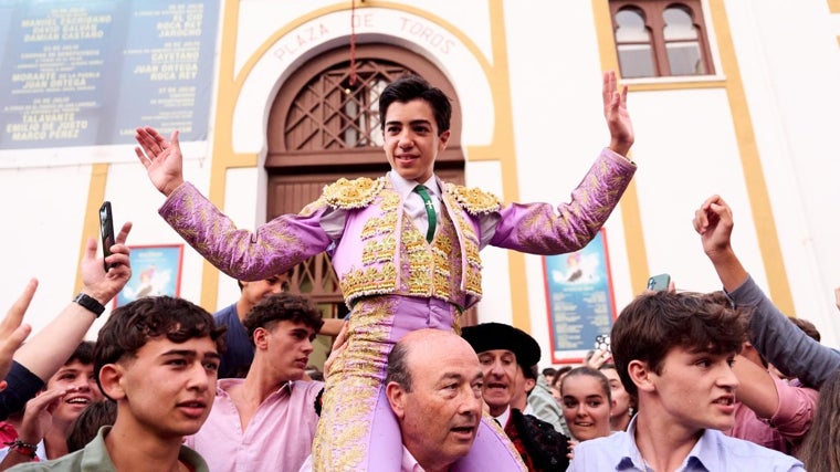Marco Pérez sale a hombros