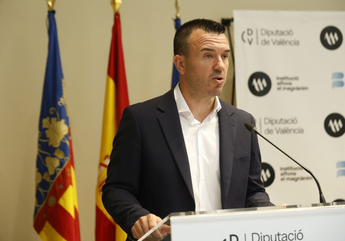 Vicent Mompó: «Queremos escuchar 'gasto' y no 'despesa' porque lleva nuestra identidad»
