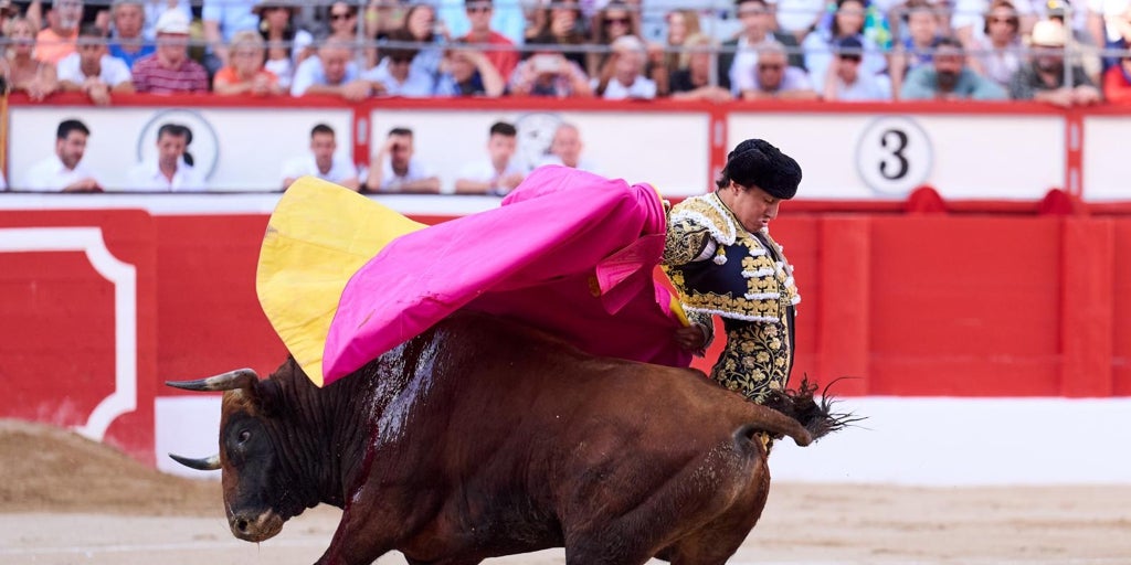 El Cóndor quiso alzar el vuelo en la feria de la resurrección de El Cid