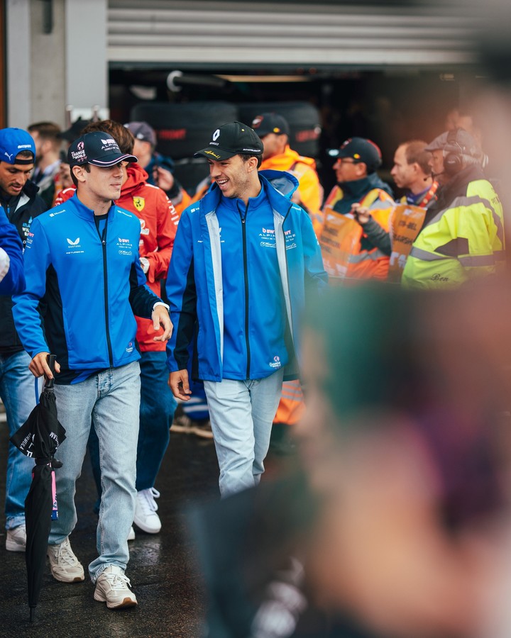 Colapinto junto al resto de los pilotos en el Drivers Parade.