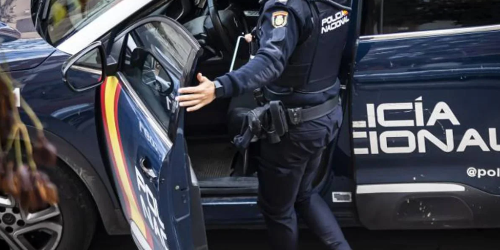 Un luchador y un portero de discoteca matan de una paliza a un hombre y llevan el cadáver a una comisaría de Tenerife