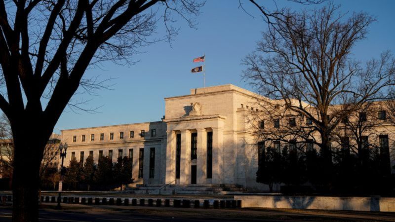 Reserva Federal de EE.UU. mantiene estables las tasas de interés, a pesar de las presiones de Trump