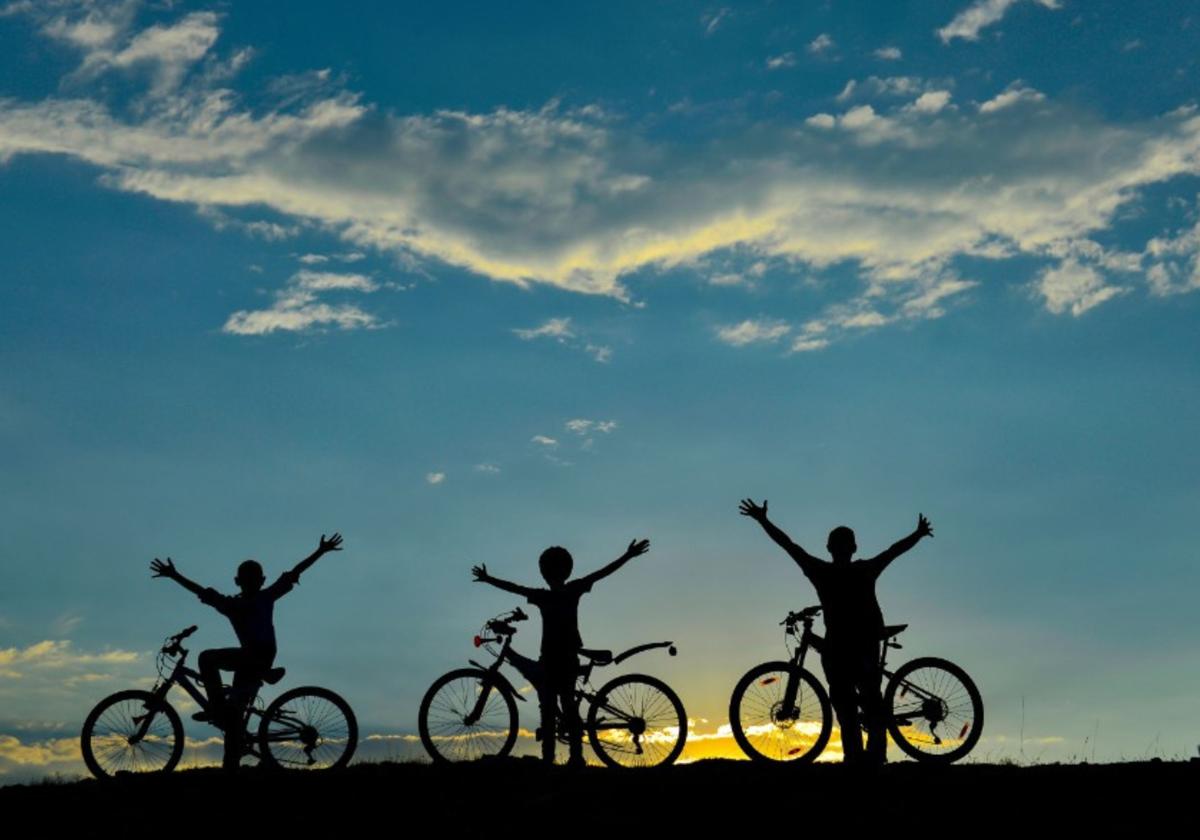 Doce días, 16 jóvenes: la ruta en bici para descubrir proyectos inspiradores del Burgos rural