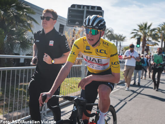 Tour de Francia: Tadej Pogacar choca antes de la salida con el coche del Visma