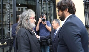 Tenso encuentro en la capilla ardiente de Trevín con el alcalde de Llanes