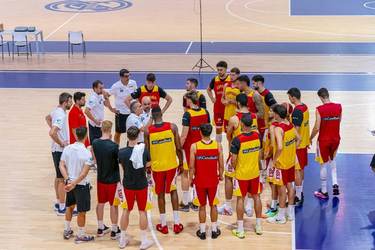 España volvió este lunes al trabajo, tratando de alcanzar el mejor momento de cara al Eurobasket a pesar de las lesiones