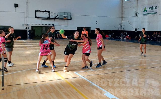 Buena jornada para la Escuela Municipal de Handball