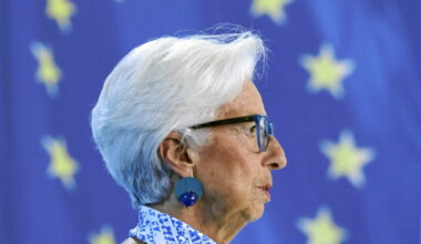 El BCE prevé una desaceleración en la eurozona por el impacto arancelario - naiz: