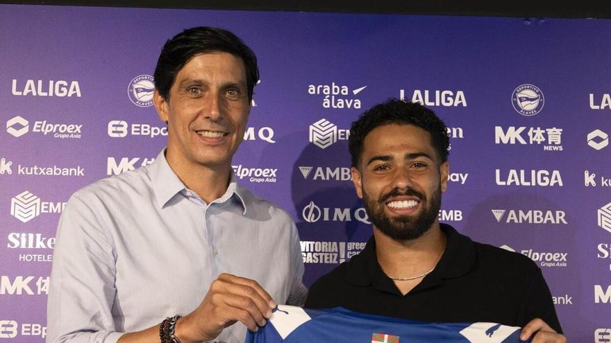 Calebe: “Soy un futbolista ofensivo, gozo cuando tengo el balón”