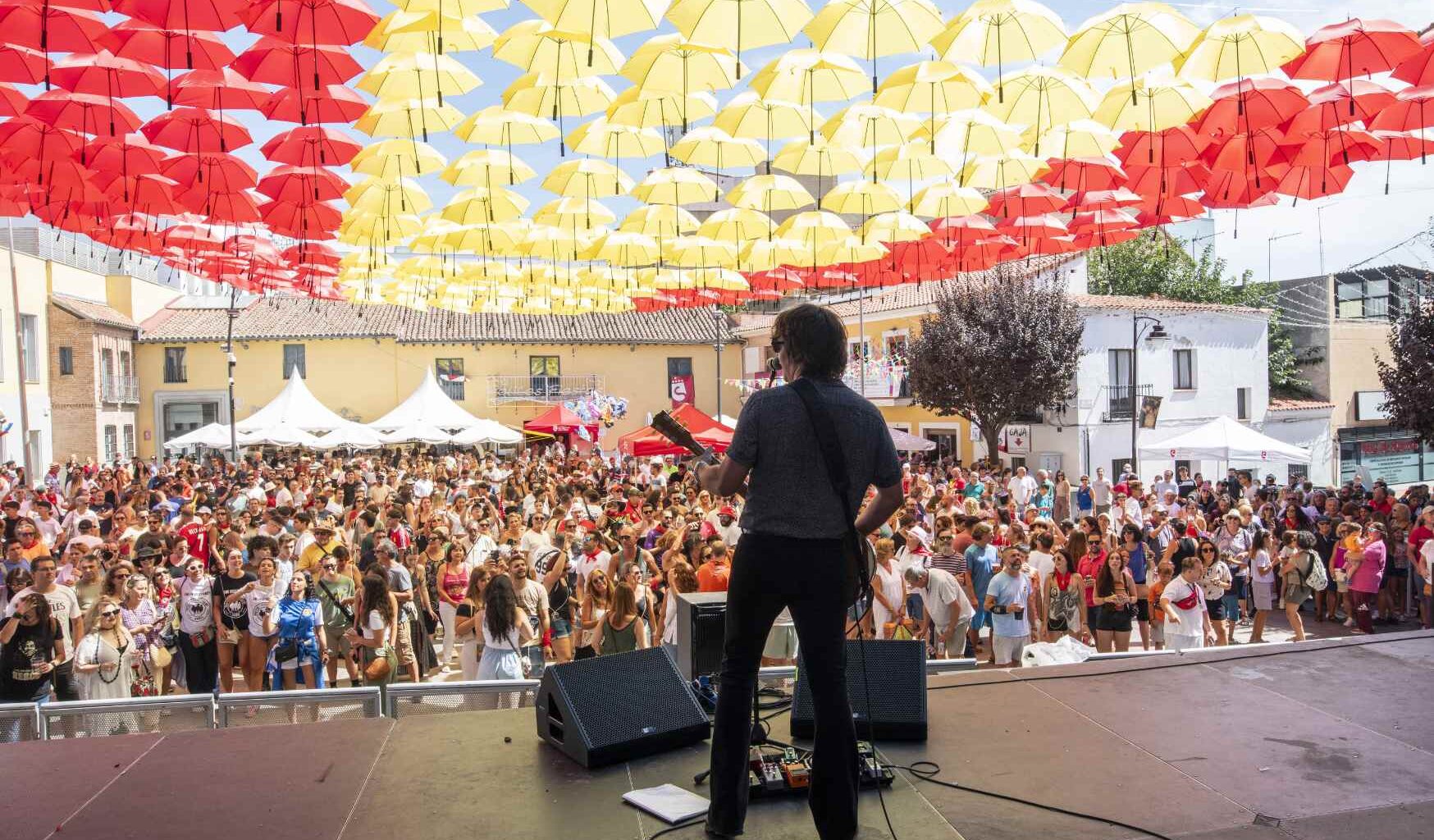 Conciertos en la Plaza de la Constitución durante las fiestas en honor al Santísimo Cristo de los Remedios - La Plaza de Sanse