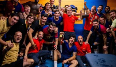 El Barça de balonmano celebra la conquista de la Copa del Rey en Irún