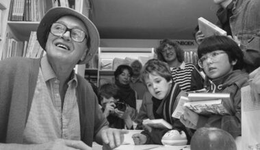 Roald Dahl en una firma de libros en Amsterdam,1988. Foto: Wikimedia Commons.