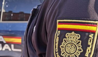 Un agente de la Policía Nacional