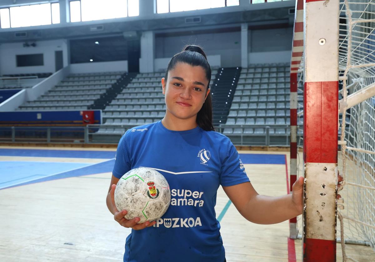 «Sueño desde muy pequeña con llegar al primer equipo»