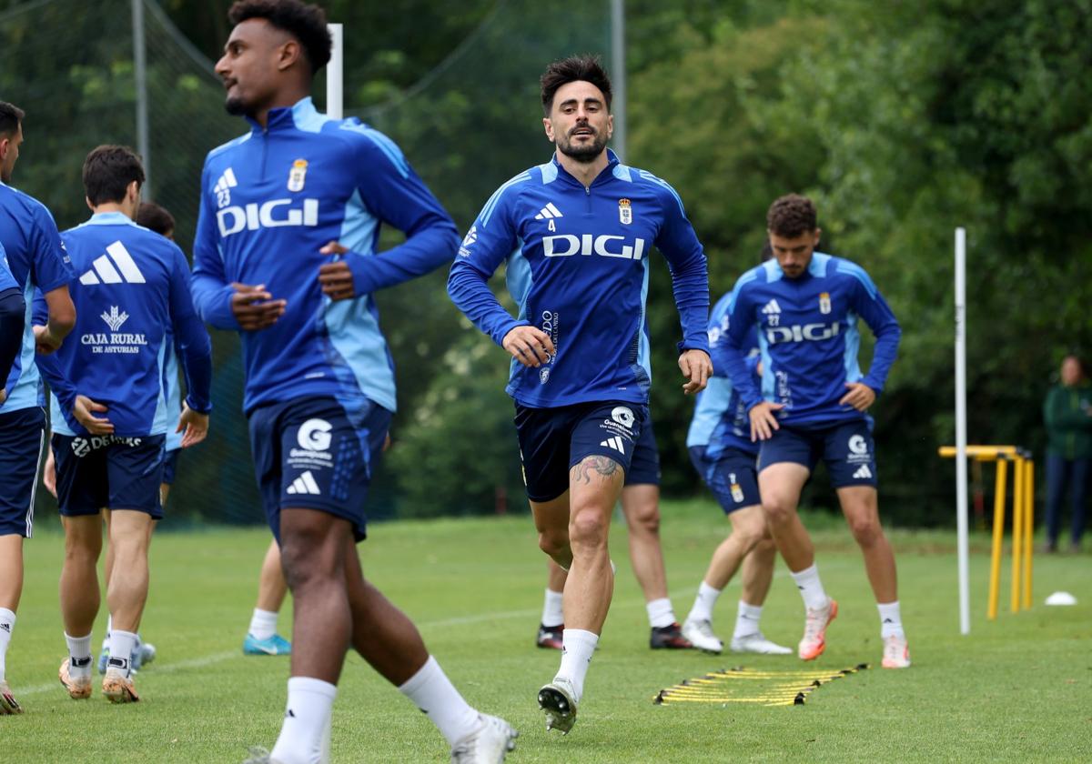 Tres bajas y una incógnita para el debut del Real Oviedo en Primera