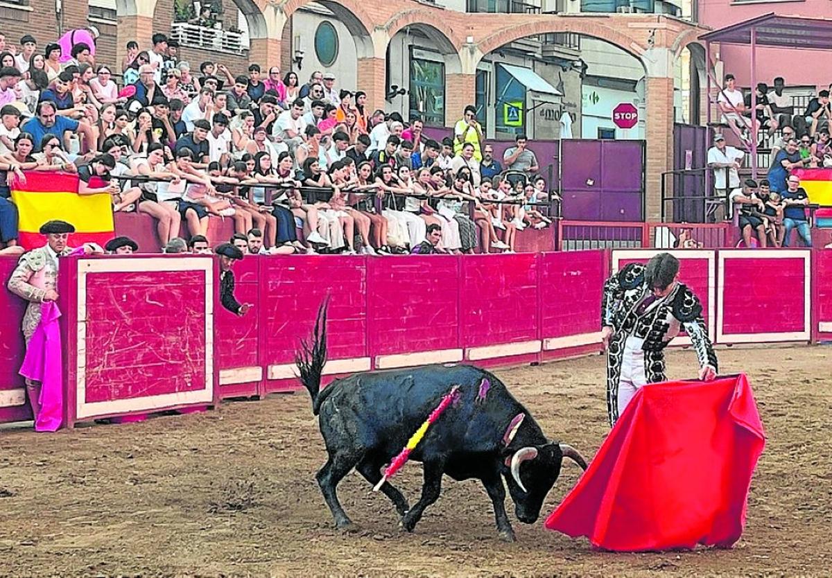 Dos novillos de Lumbreras, premiados con la vuelta al ruedo en el festival navarretano