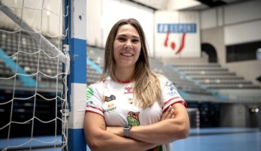 "En Rumania las niñas quieren jugar a balonmano para ganarse la vida, aquí no me lo podía ni plantear"