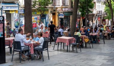 Los médicos piden a todos los europeos que se preparen para lo que va a ocurrir en los próximos años: "Será la nueva normalidad"