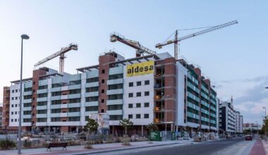 ¿Estamos a las puertas de una nueva burbuja inmobiliaria? Los expertos dicen que no, pero los precios ya están por encima del 'boom' de 2008