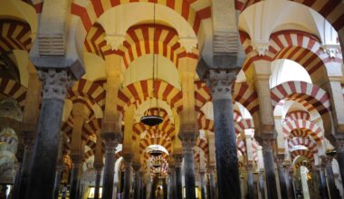 VÍDEO: Un incendio en la Mezquita-Catedral de Córdoba obliga a desalojar la zona