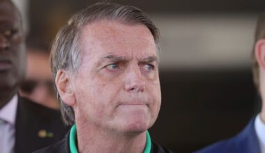 El Tribunal Supremo de Brasil ordena el arresto domiciliario del expresidente Jair Bolsonaro