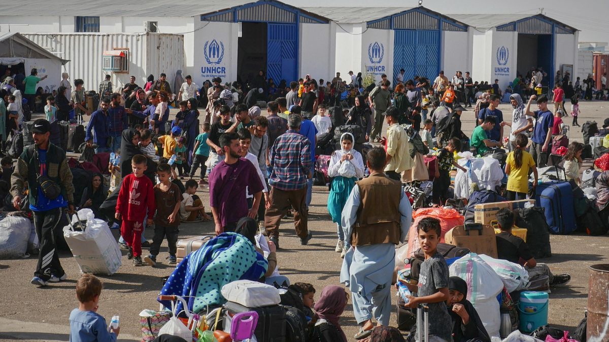 79 inmigrantes, entre ellos 19 niños, mueren en un accidente de autobús en Afganistán