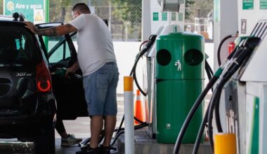 Los murcianos pueden ahorrar hasta 948 euros al año en combustible según dónde reposten
