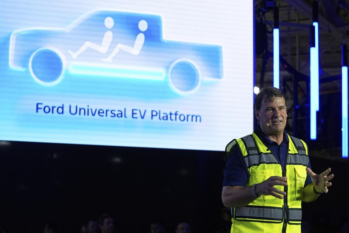 El CEO de Ford, Jim Farley, esta semana en la planta de la marca en Louisville (Kentucky).