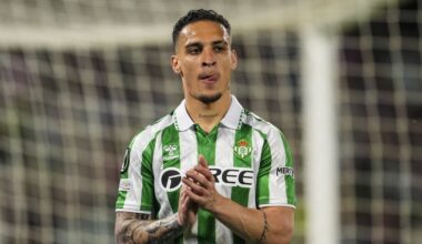 el brasileño se queda fuera del primer partido del United