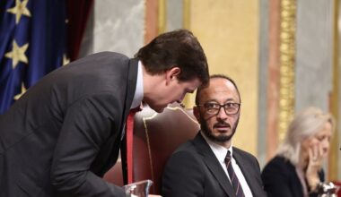 El socialista Gómez de Celis, vicepresidente primero del Congreso, obligado a cambiar su currículum por «una errata»