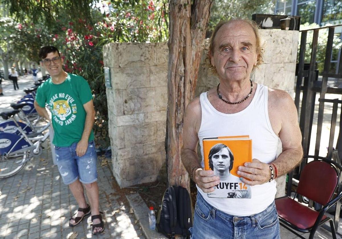 El librero callejero de Valencia que antepuso su libertad a todas las cosas